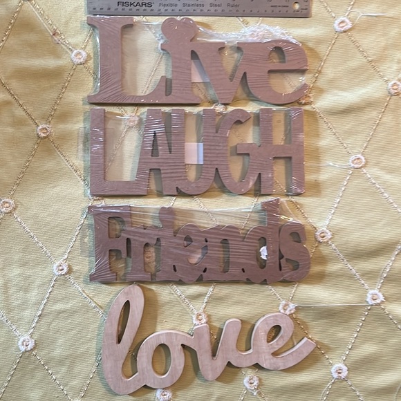 Live Laugh Friends Love plaques - Picture 1 of 3